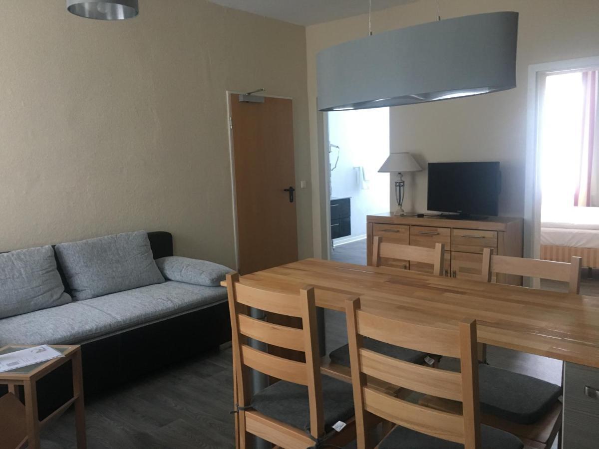 Pension Am Pollingpark Haus II Dessau-Rosslau ภายนอก รูปภาพ